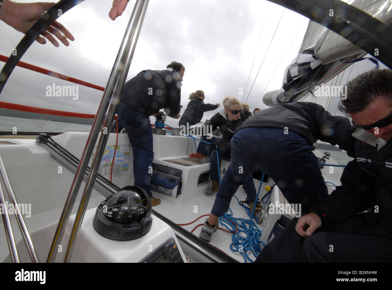 Yacht de course autour de l'île de Wight Grande-bretagne Banque D'Images