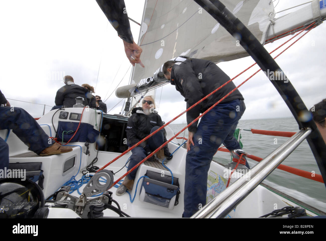 Yacht de course autour de l'île de Wight Grande-bretagne Banque D'Images