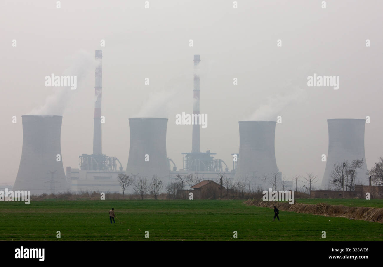 Station d'alimentation de l'ouest de brûler du charbon pour produire de l'électricité Xian Chine Banque D'Images
