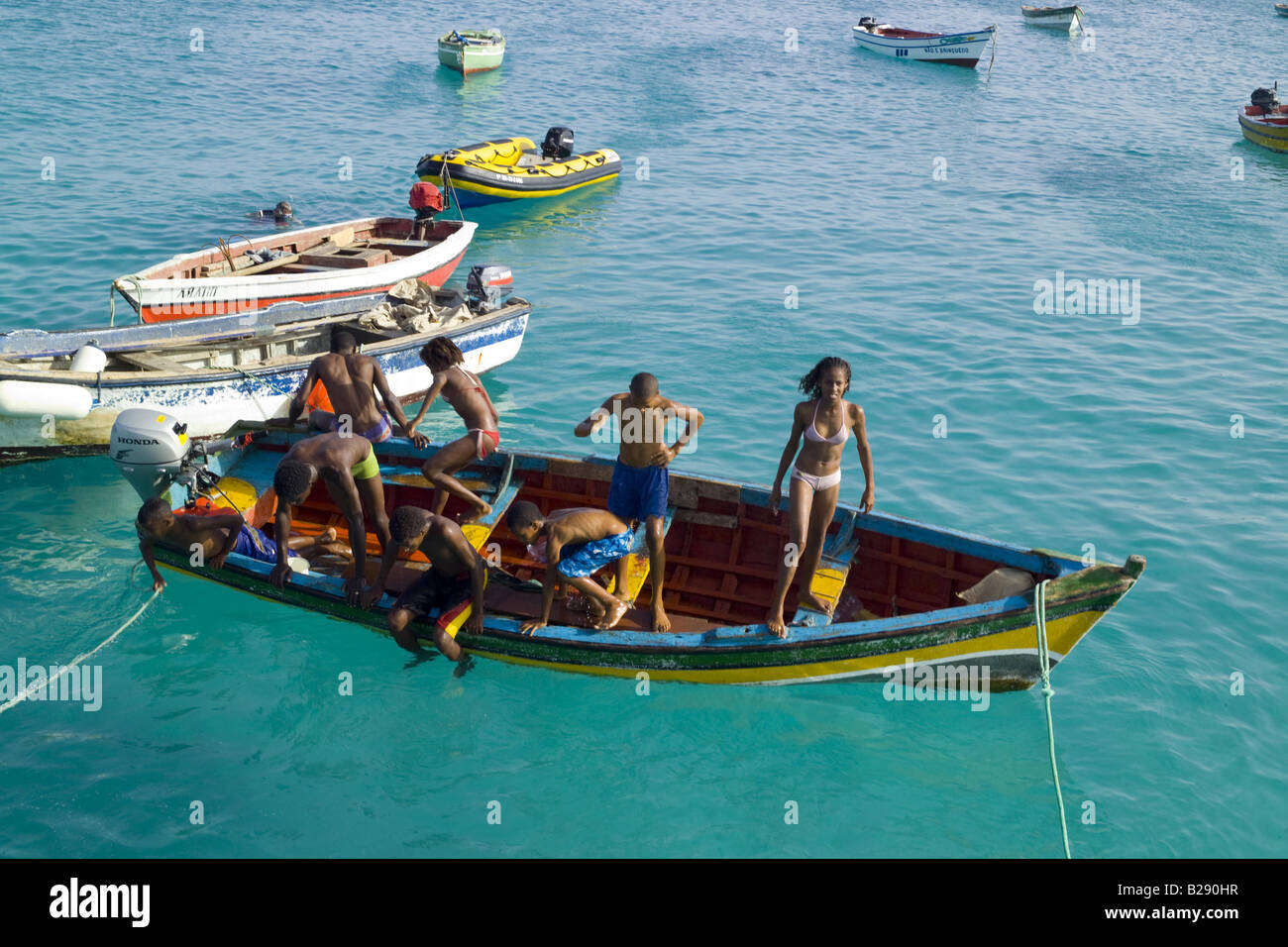 Bateaux de pêche de l'île Santa Maria de Sal au Cap Vert Banque D'Images