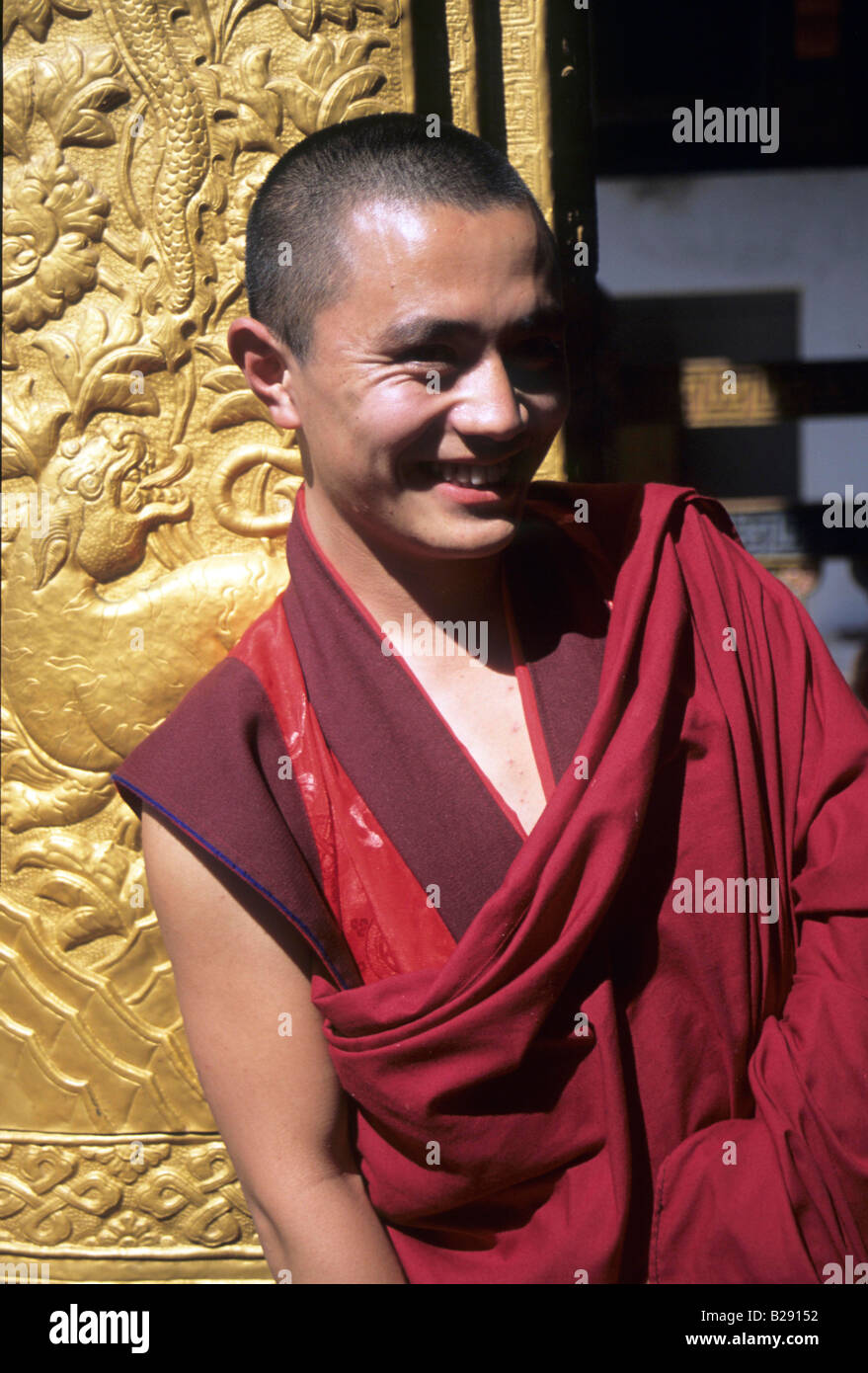 Monk Punakha Dzong monaster Bhoutan de l'Ouest Banque D'Images