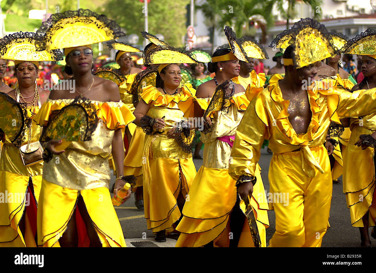 Antilles martinique costume déguisement carnaval Masques personnes scènes  de vie Photo Stock - Alamy