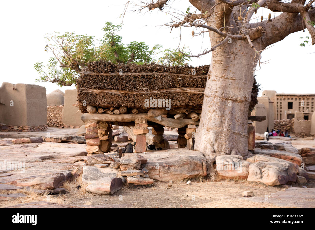 Amimist Ogle haut lieu de rencontre des anciens du village de Bandiagara au Mali Pays Dogan Banque D'Images