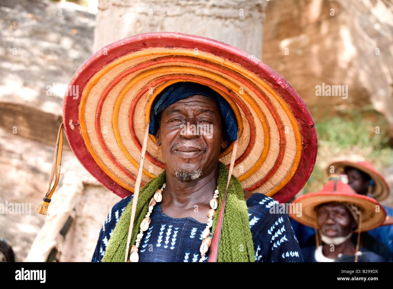 Mali Bandiagara Pays Dogan Tireli maître de danse masquée Banque D'Images