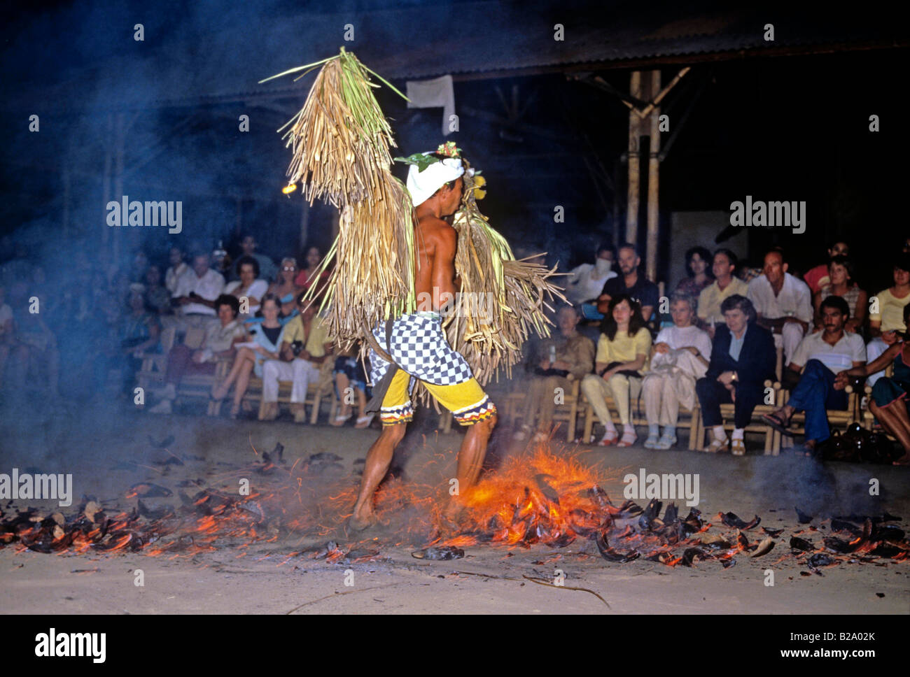 Fire dance Bali Indonésie Date 28 03 2008 WP Ref B548 1116530015 CRÉDIT OBLIGATOIRE Sem - Allemand Photos du Monde Banque D'Images