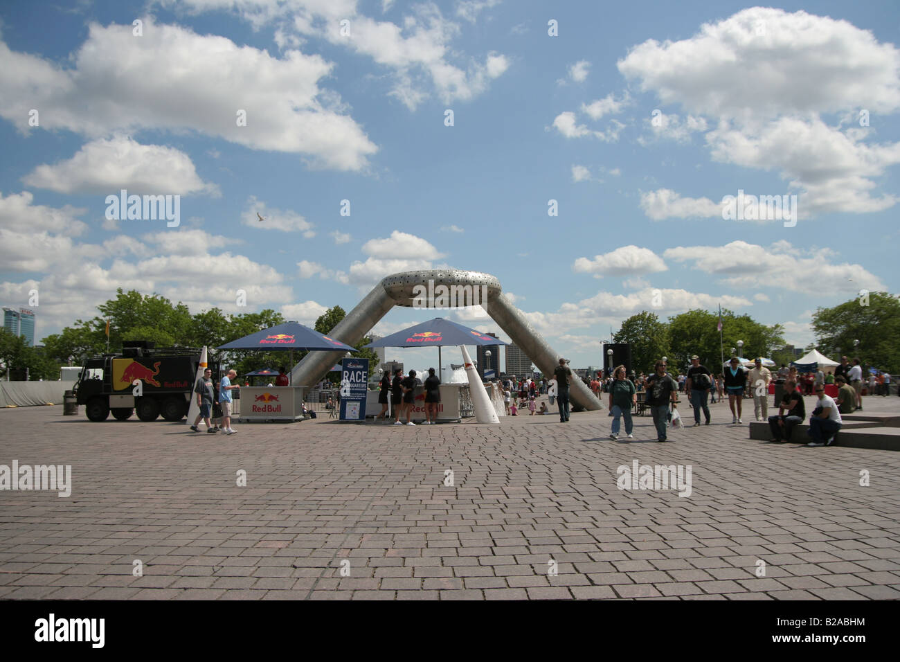 Hart Plaza et fontaine Noguchi lors de Red Bull Air Races Banque D'Images