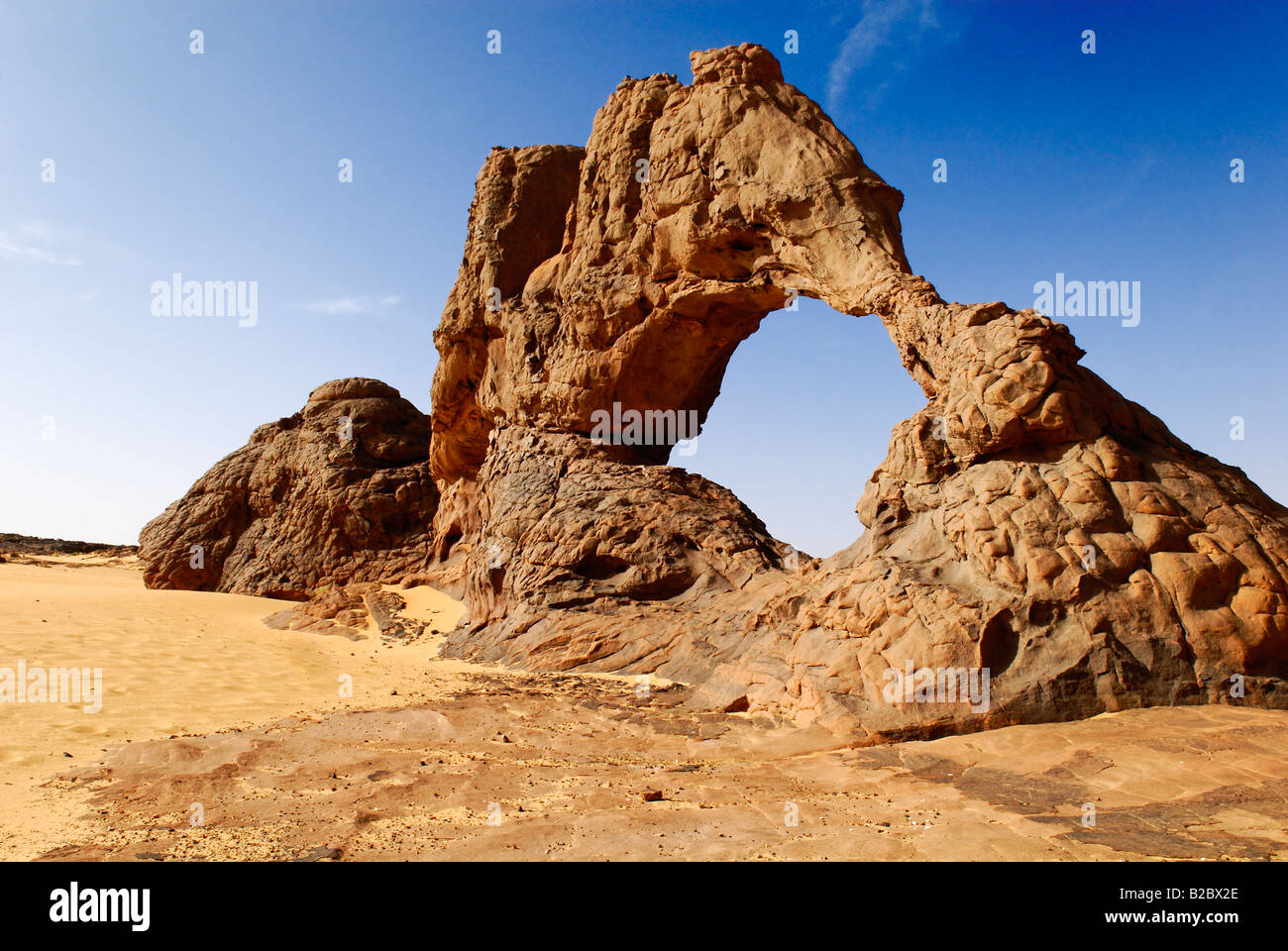 Une voûte en pierre, Youf Ahakit, Tassili du Hoggar, Tamanrasset, Algérie, Sahara, Afrique du Nord Banque D'Images