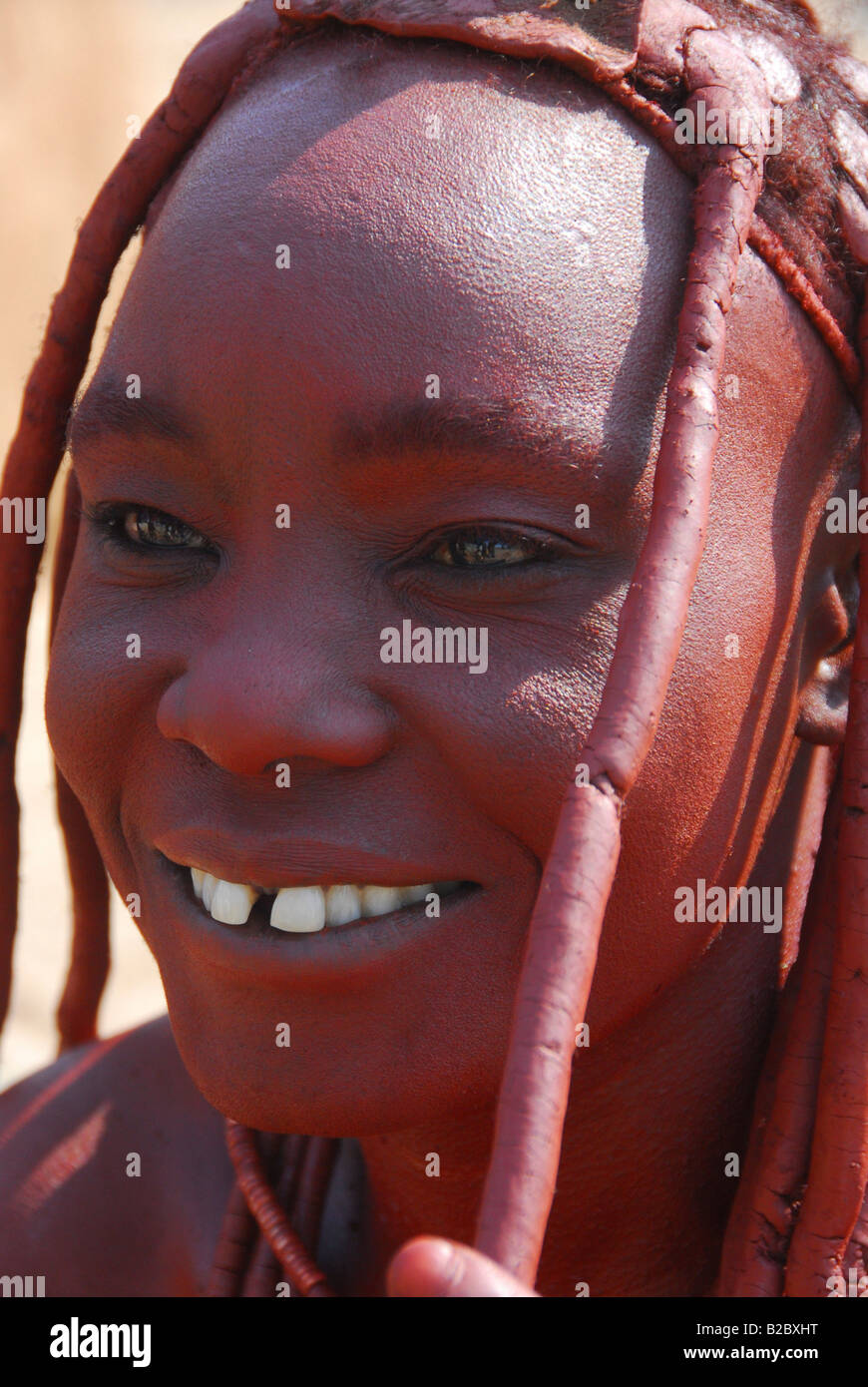 Femme Himba, Purros, Kaokoveld, Namibie, Afrique du Sud Banque D'Images