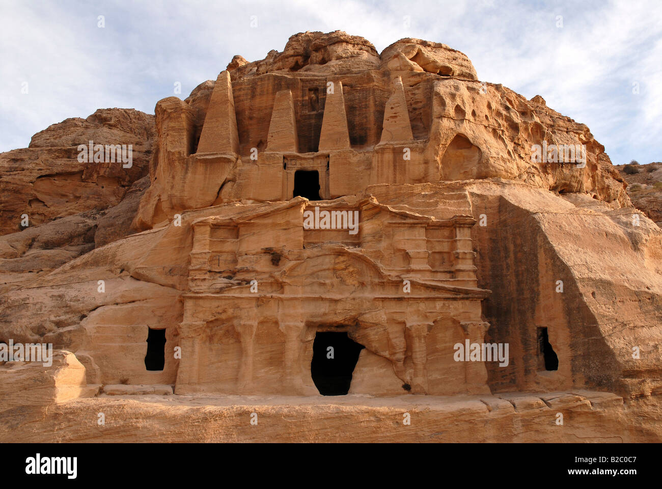 Obélisque tombe et Bab As-Siq Triclinium le long de la vallée de l'Al-Siq Bab menant à la Siq ou gorge, l'entrée de l'ancienne Banque D'Images