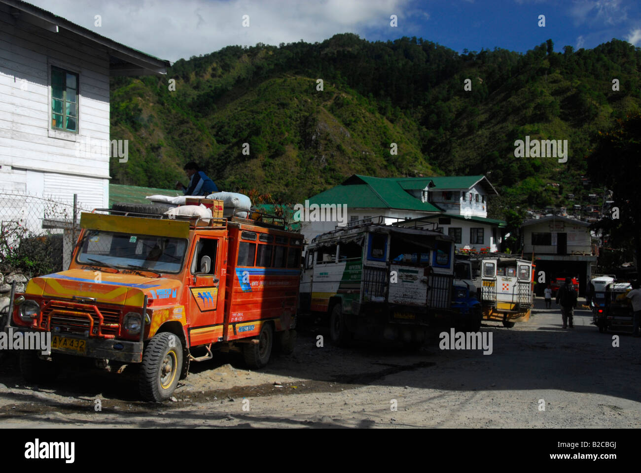 Parking gratuit jeepneys dans Bontoc, nord-Luzon, Philippines, en Asie du sud-est Banque D'Images