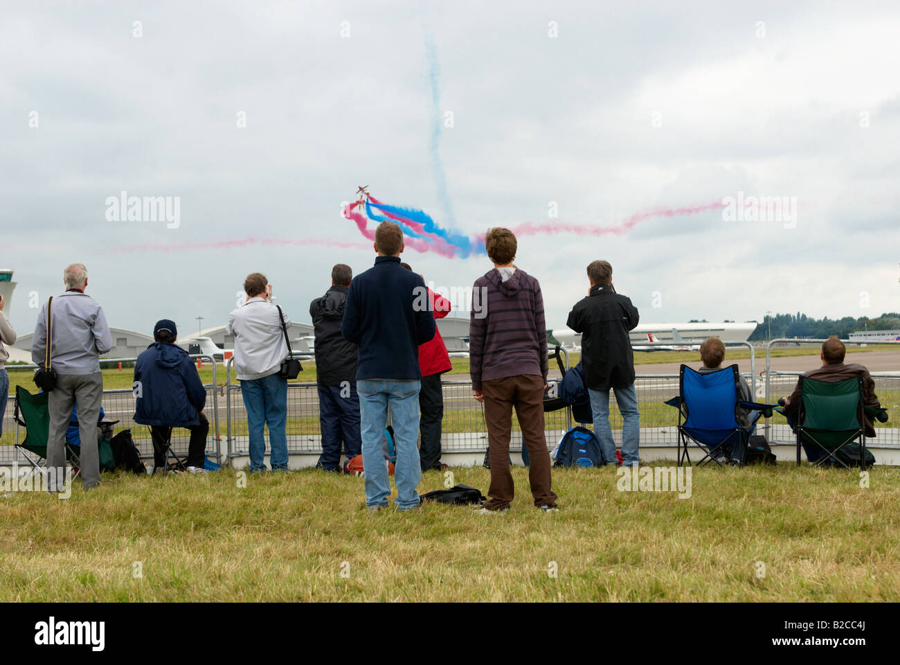 Les amateurs de la fonction / regarder les flèches rouges Display Team Farnborough Air Show 2008 Banque D'Images