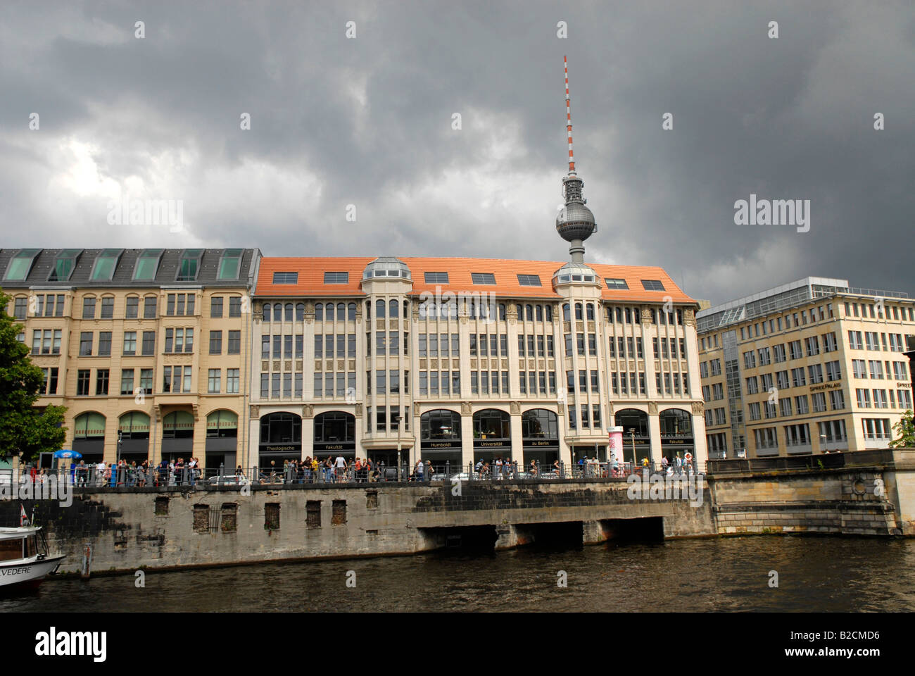 Spree Berlin, banque, tour de télévision Alex Banque D'Images Spree Berlin, banque, tour de télévision Alex Banque D'Images