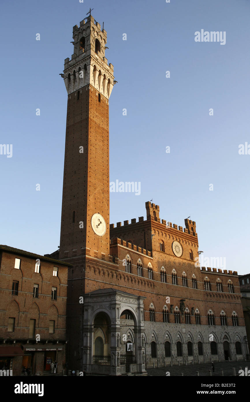 Palazzo Pubblico, Torre del Mangia, la Piazza del Campo, Sienne, Toscane, Italie Banque D'Images