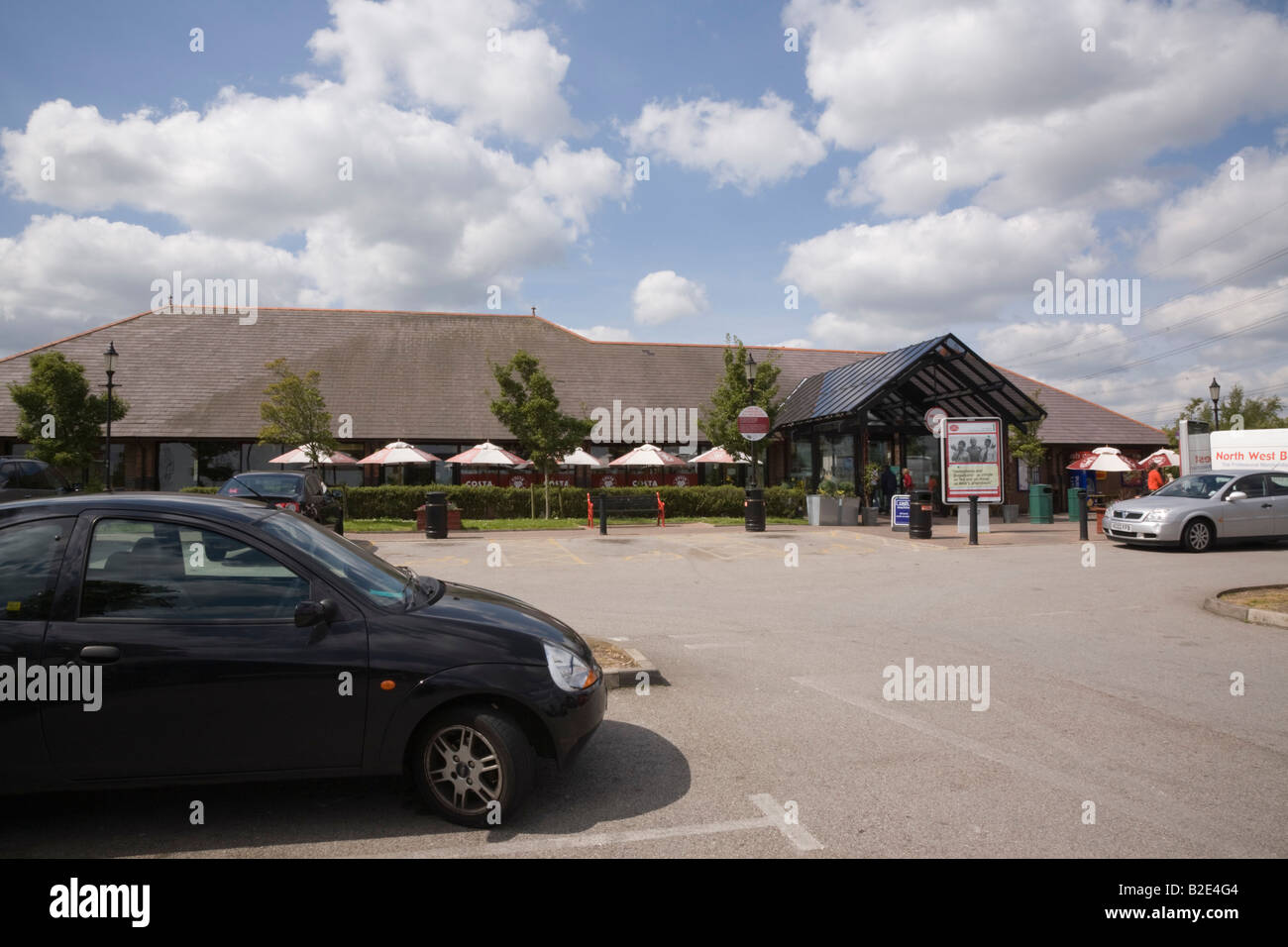 Cheshire England UK station d'autoroute parking sur M56 Banque D'Images