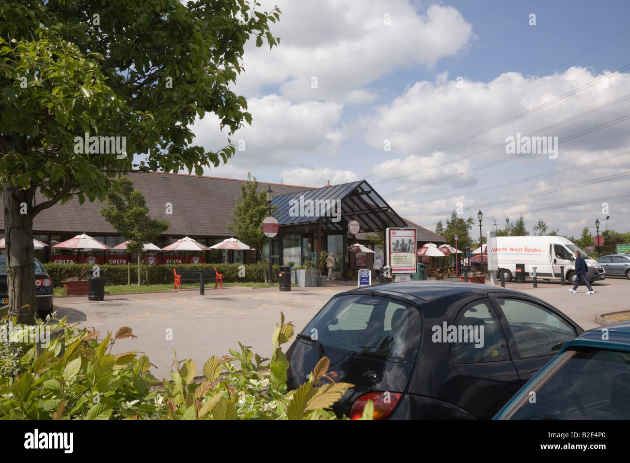 Cheshire England UK station d'autoroute parking sur M56 Banque D'Images