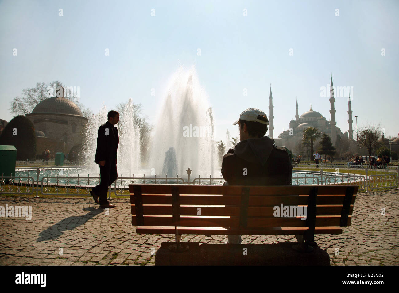 Les jardins à l'extérieur de la Mosquée Bleue Istanbul Turquie Banque D'Images
