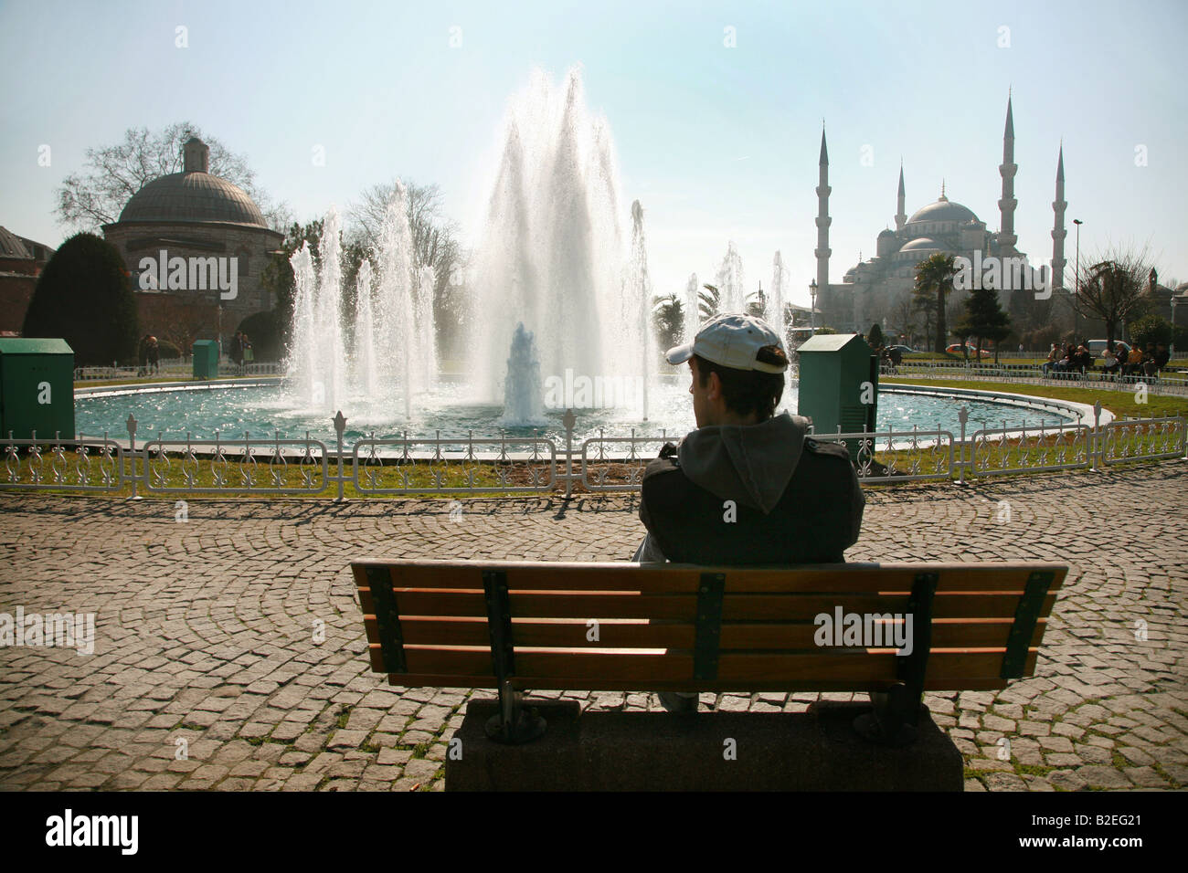 Les jardins à l'extérieur de la Mosquée Bleue Istanbul Turquie Banque D'Images