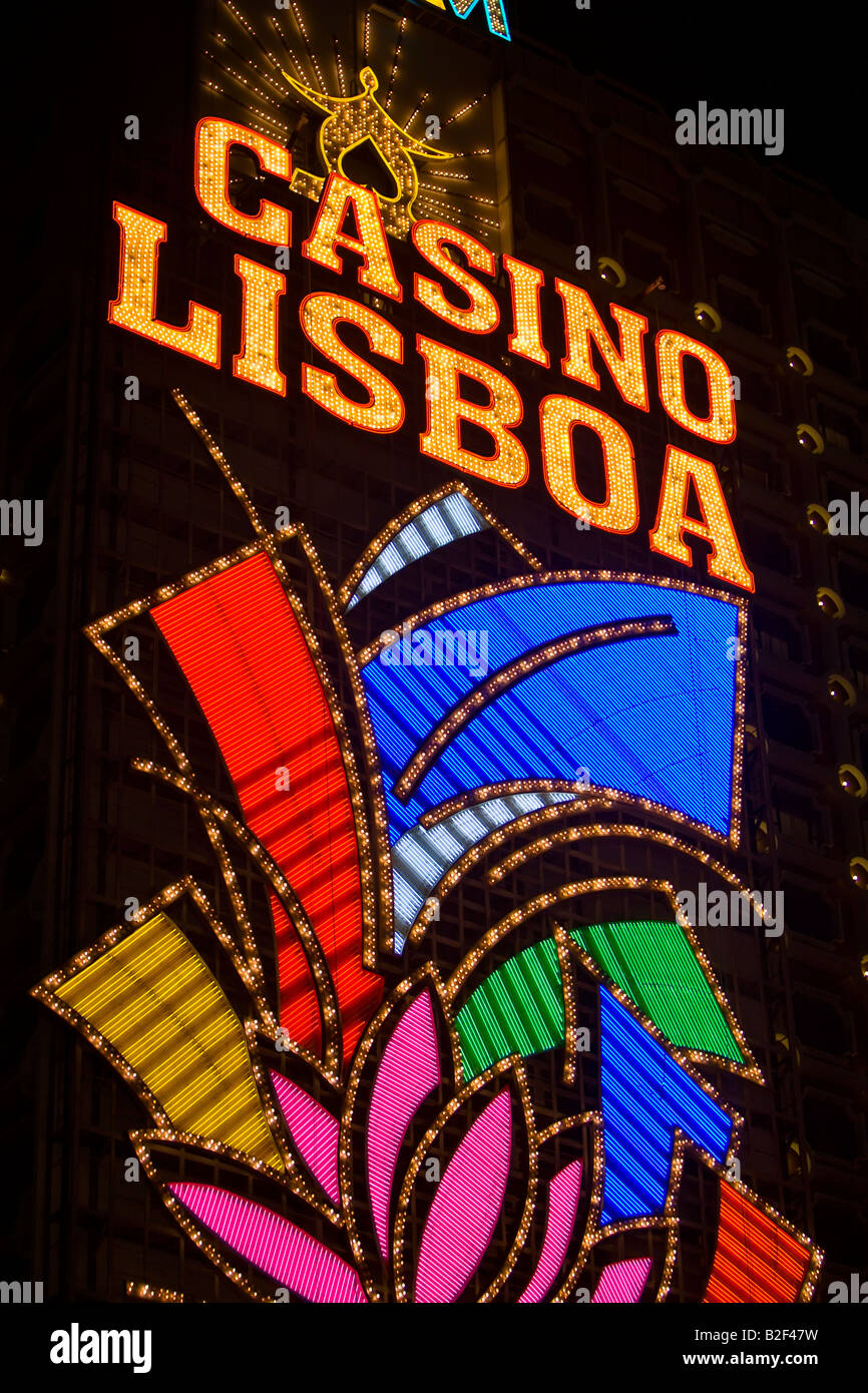 La CHINE MACAO Casino Lisboa de néons et signes de nuit Macao est la seule région de Chine où le jeu est autorisé Banque D'Images