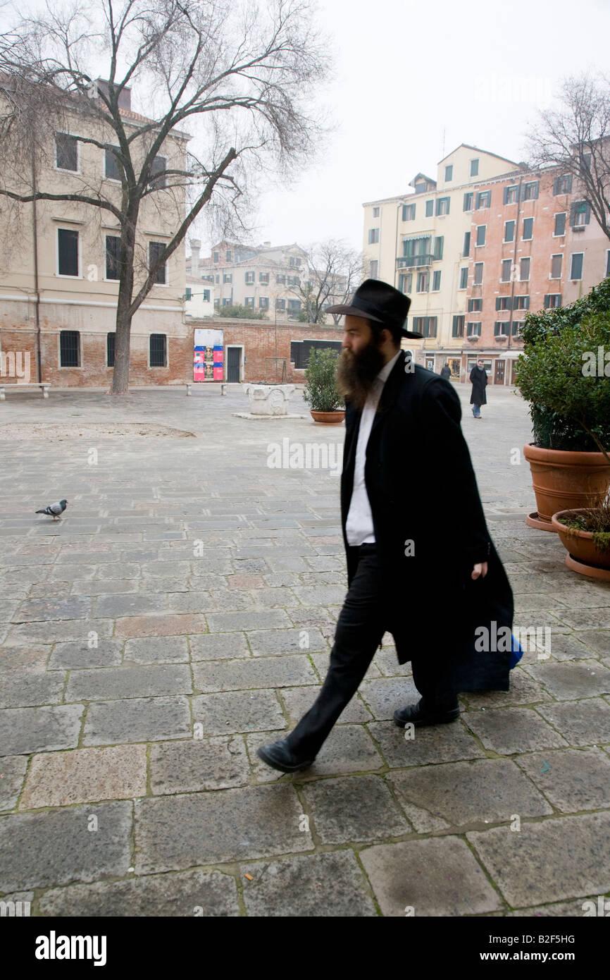 L'homme juif traditionnel avec barbe et chapeau enice Ghetto Venise Italie Banque D'Images