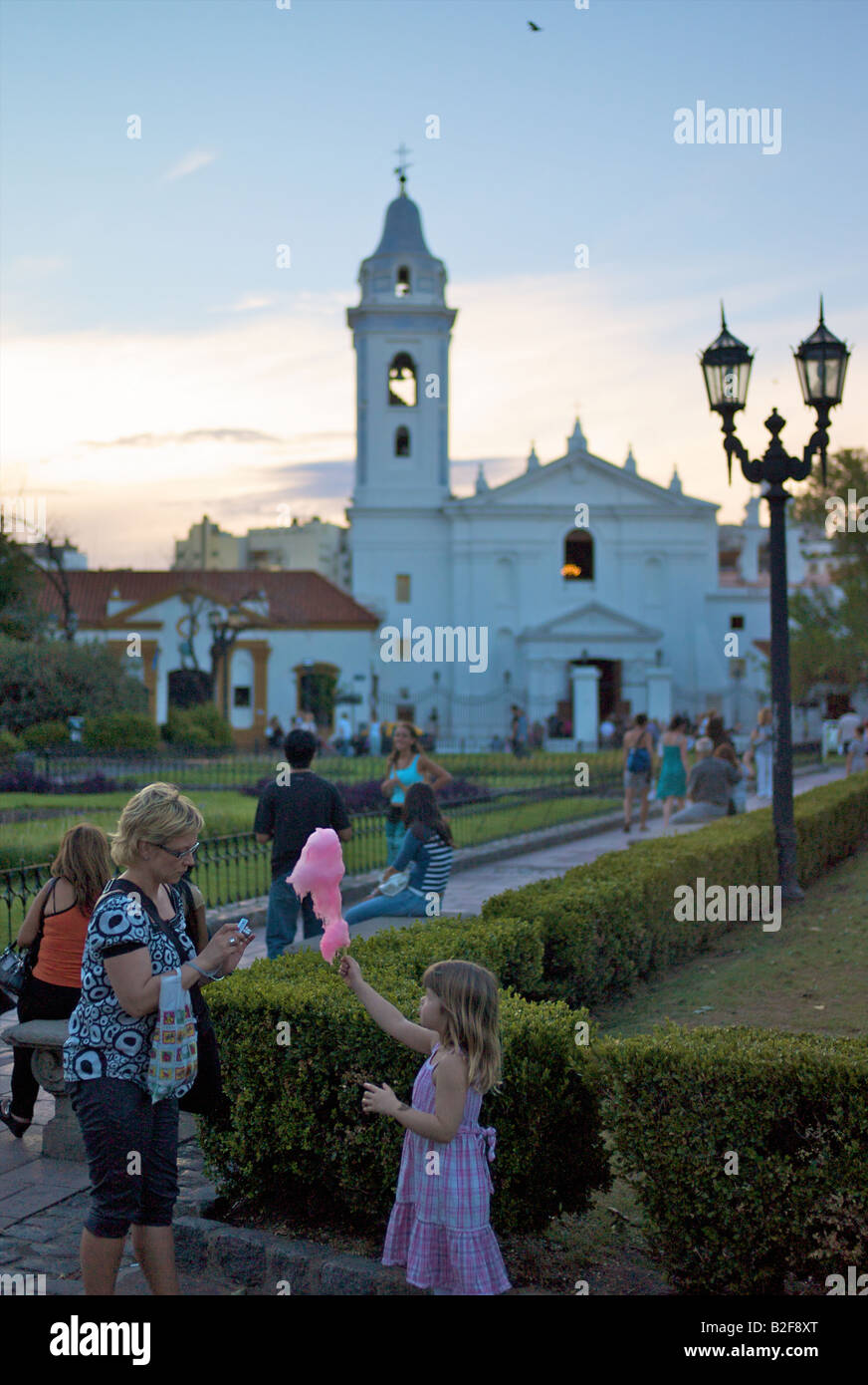 Nuestra Señora del Pilar (en vue de l'église) près du cimetière de Recoleta, Buenos Aires, Argentine Banque D'Images