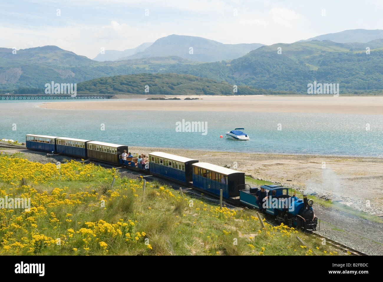 Gwynedd Royaume-Uni Fairbourne et Barmouth chemin de fer à vapeur miniature Mawddach River estuaire pays de Galles 2008 HOMER SYKES Banque D'Images