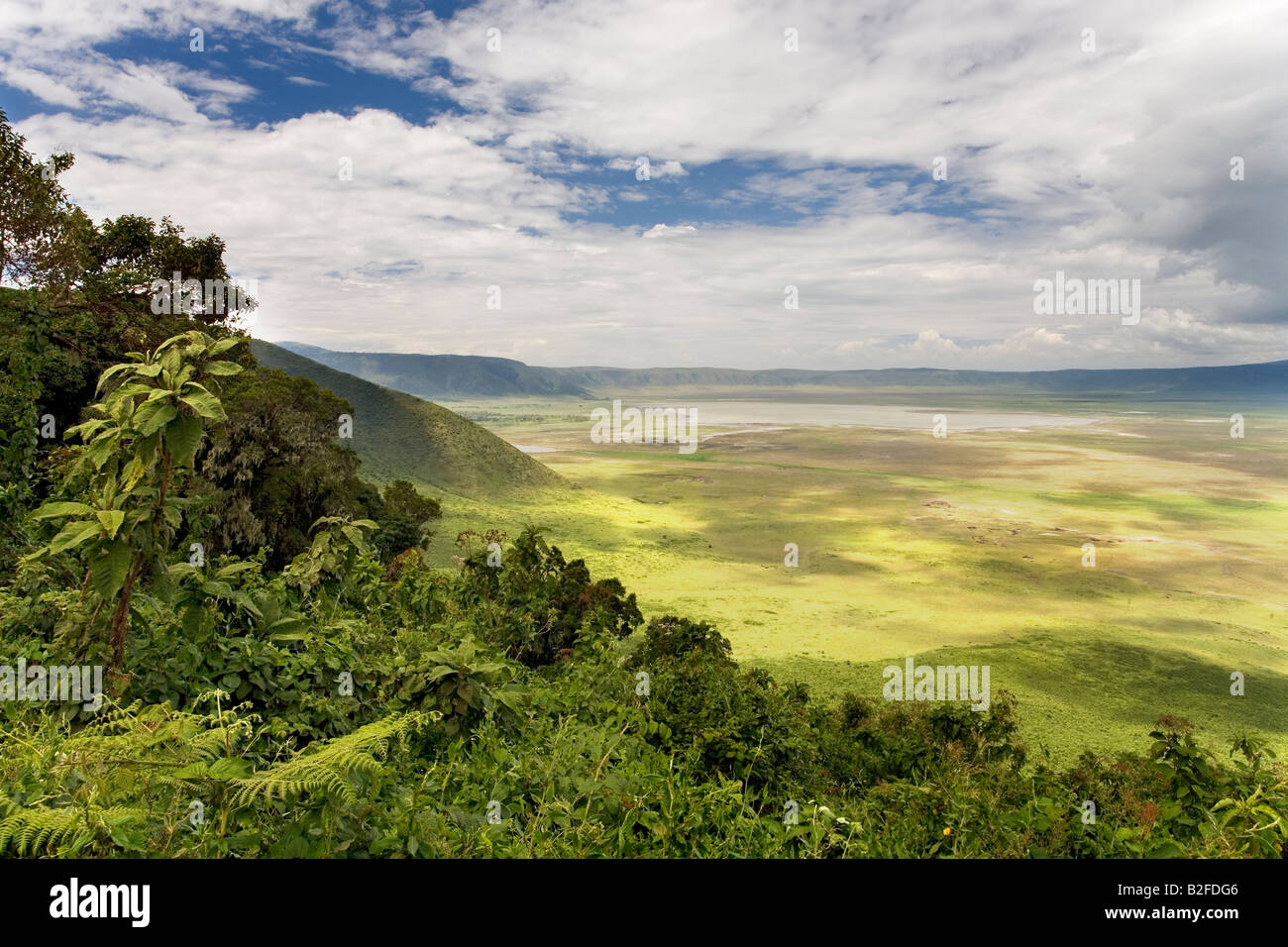 Vue sur le cratère du Ngorongoro Tanzanie rim Banque D'Images