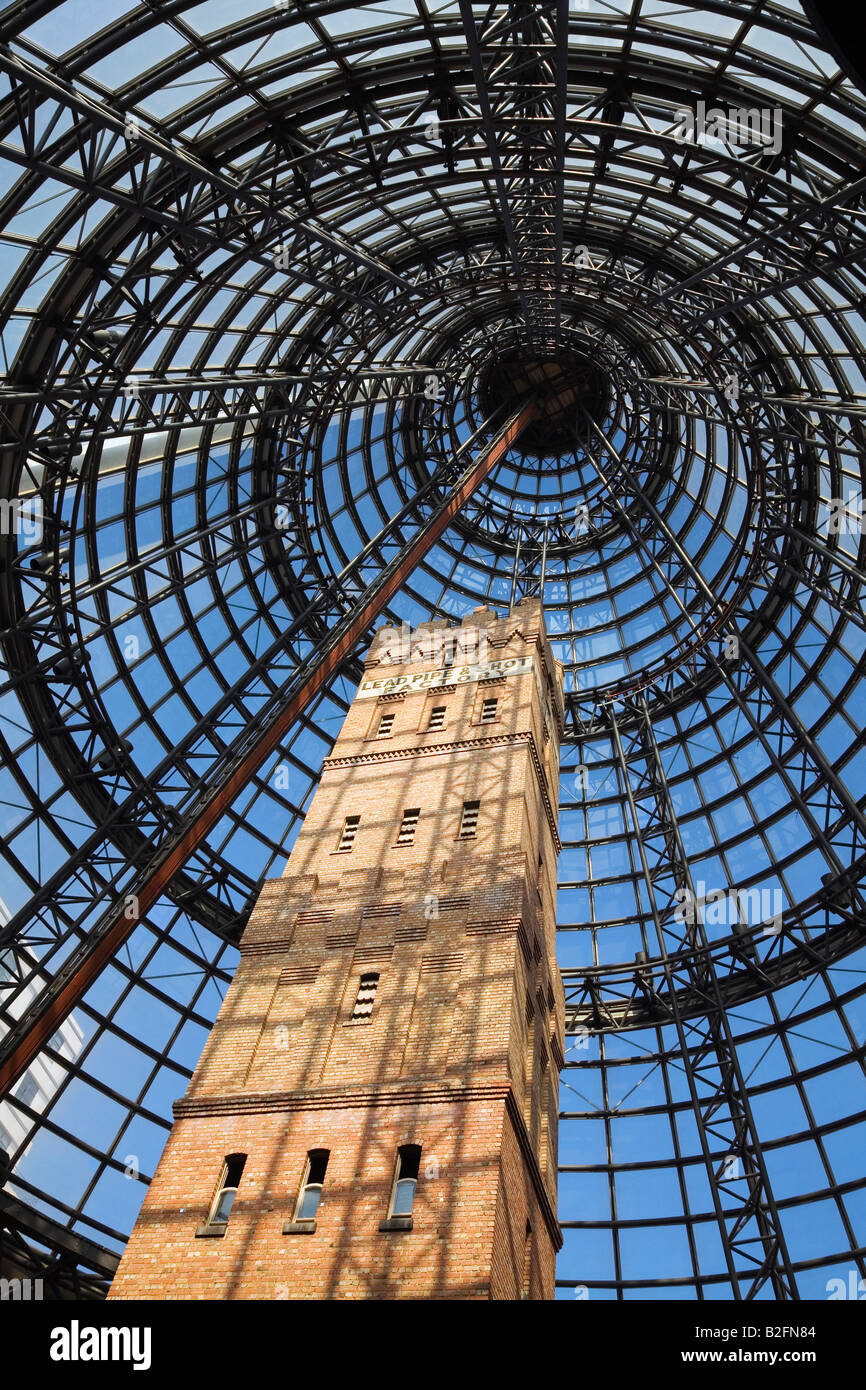 Tour Shot historique à l'intérieur d'un dôme en verre au Melbourne Central Shopping centre - Melbourne, Victoria, Australie Banque D'Images