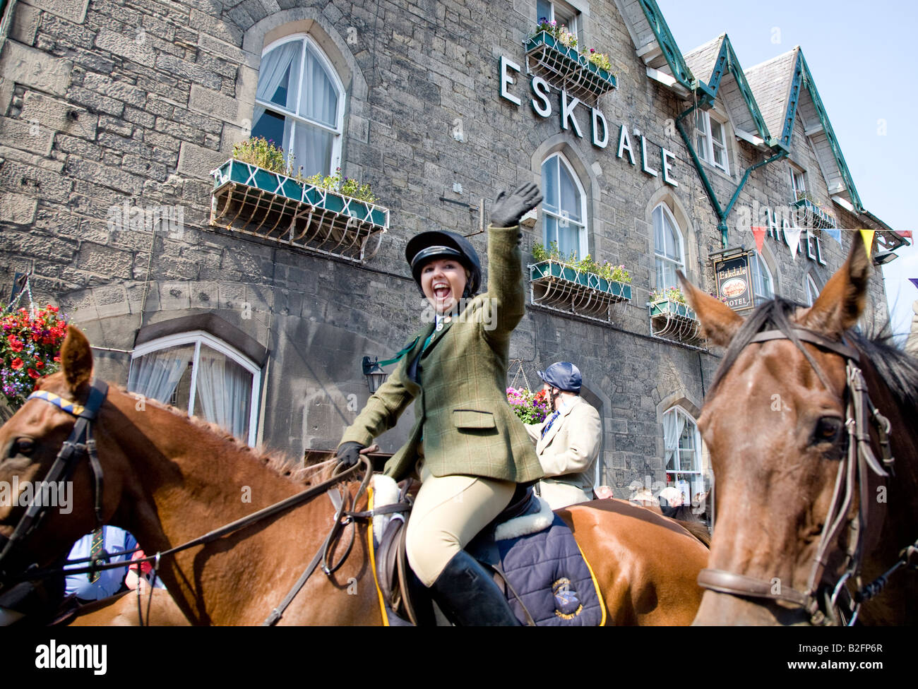 Femme à cheval pendant l'équitation Ecosse Royaume-uni commun Langholm Banque D'Images