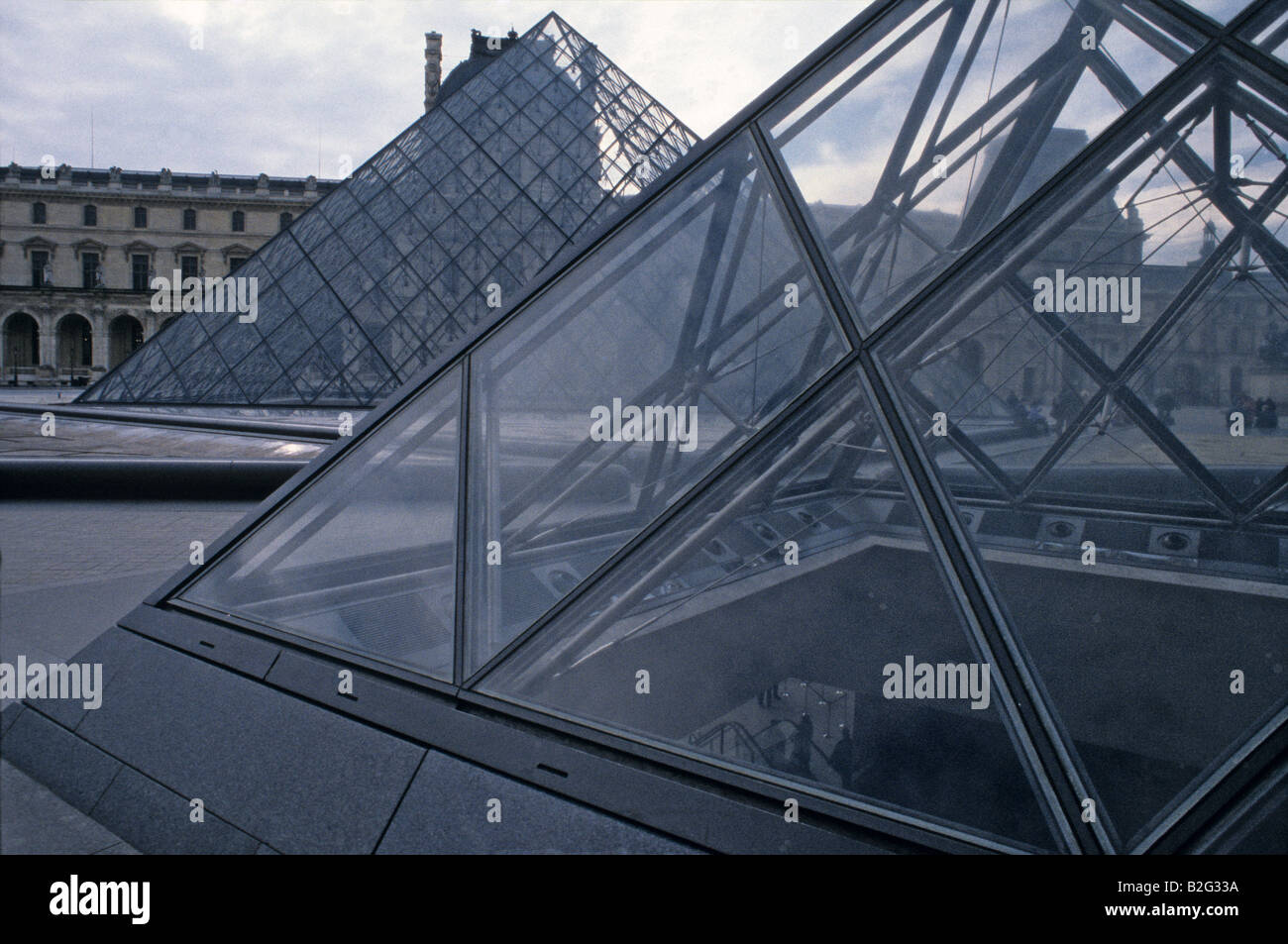 IM Pei pyramide Banque D'Images
