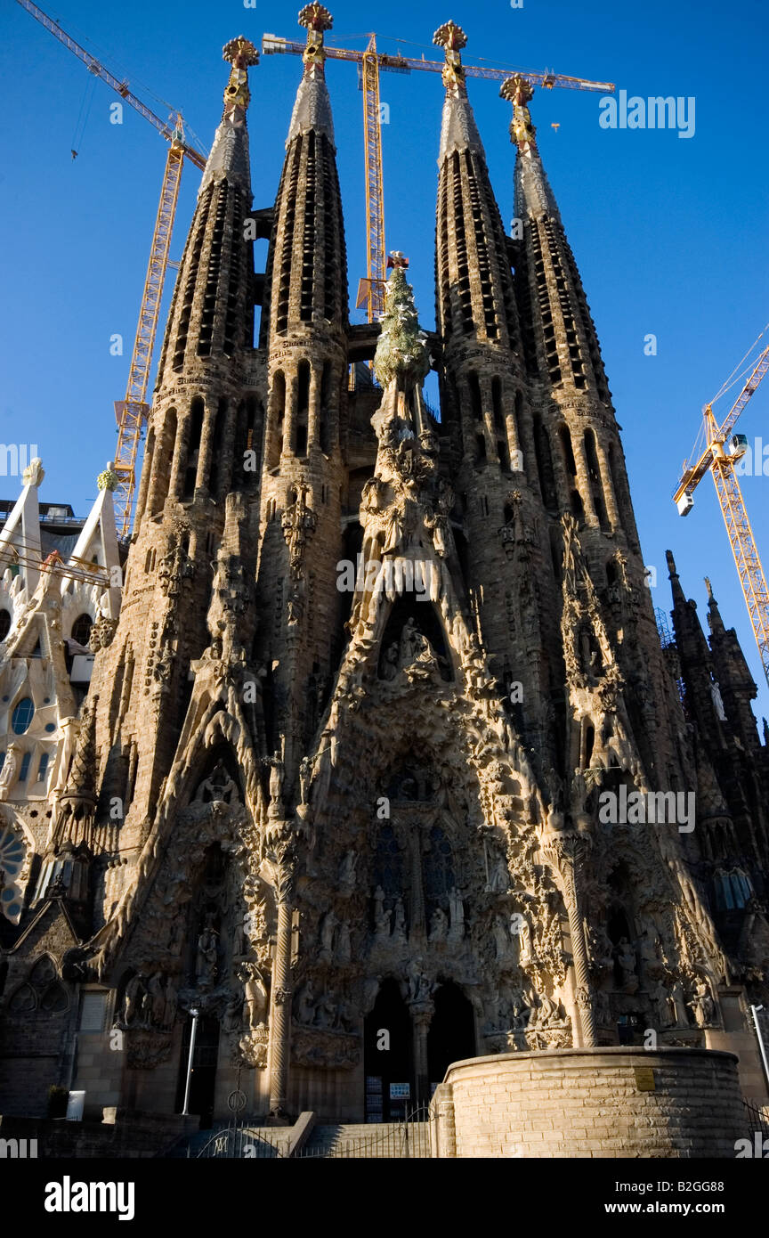 La façade de la Sagrada Familia Barcelone Espagne Banque D'Images