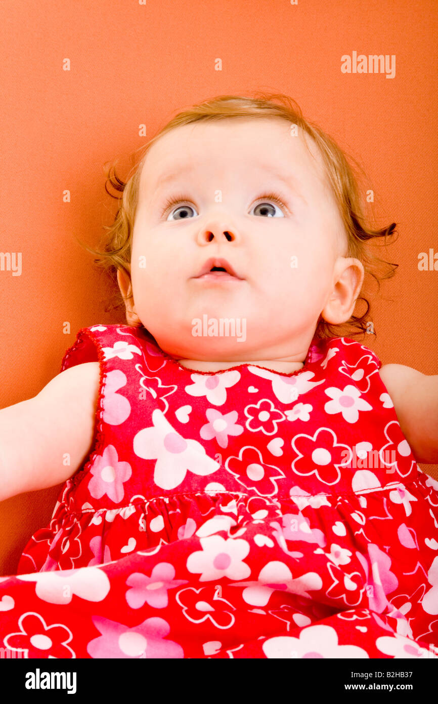 Les yeux de soucoupe portrait de bébé Bébé bébé bébé enfant enfant enfantine comme kid Banque D'Images
