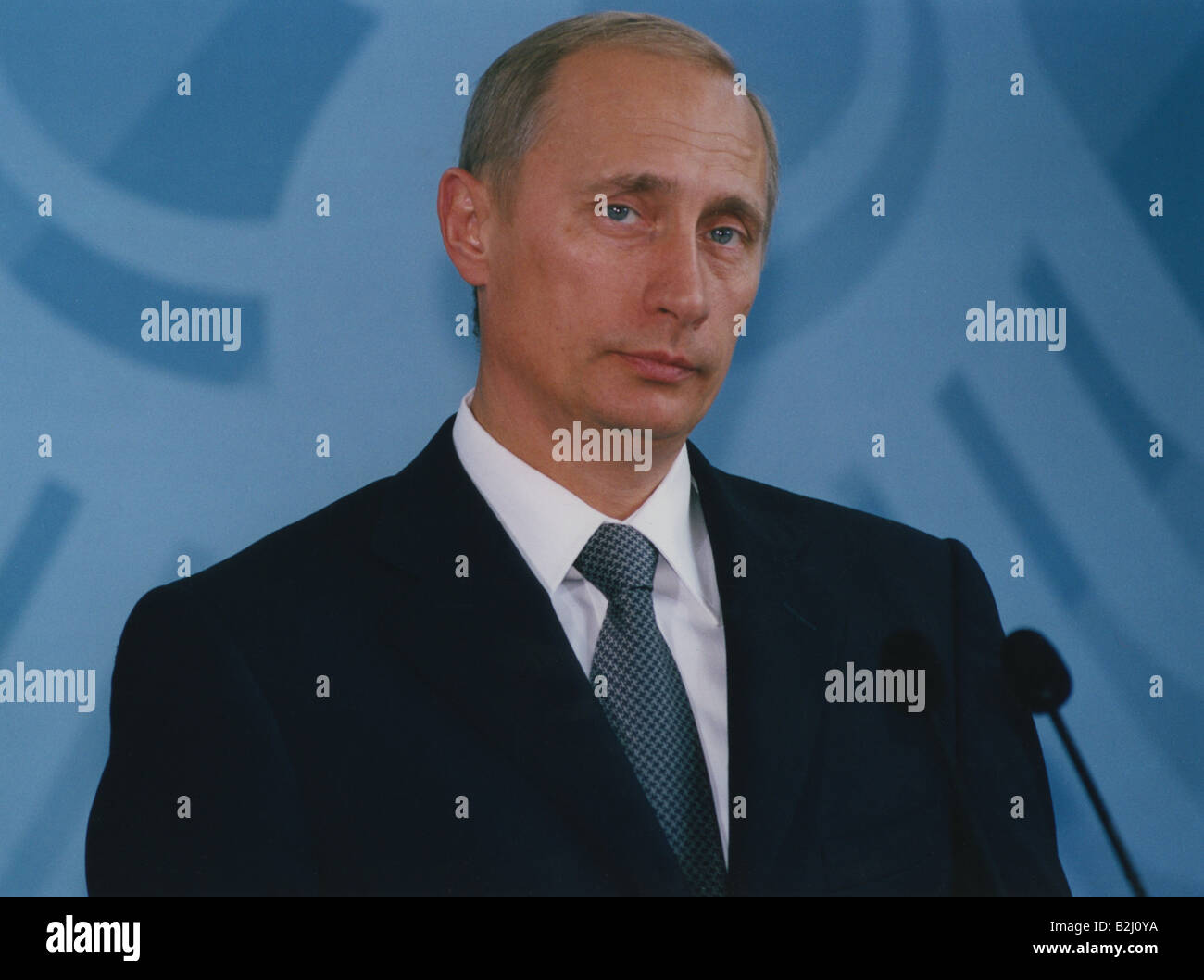Poutine, Vladimir, * 7.10.1952, politicien russe, président de la Russie depuis 2000, portrait, conférence de presse, Chancellerie fédérale de la République allemande, Berlin, Allemagne, 25.9.2001, Banque D'Images