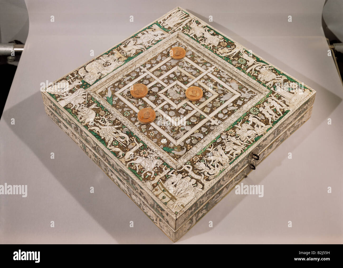 Jeu, neuf hommes Morris, de l'administration, cas, poirier, incrustations d'Ivoire, os, corne, nacre et laiton, Allemagne du Sud, 1560/1580, Banque D'Images