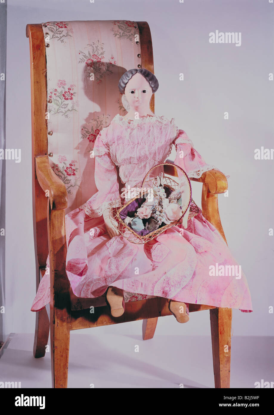 Jouets, poupées, poupée Biedermeier, chef papier-mache, cuir de corps, vêtements, hauteur 66 cm, Sonneberg, Allemagne, vers 1835 / 1840, Banque D'Images