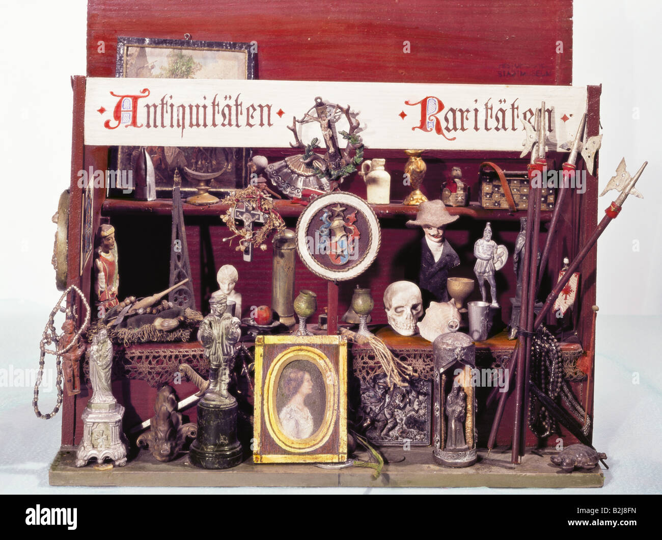 Jouets, poupées, maison de poupées, stand avec antiquités à Auer Dult, Munich, bois, vers 1890/1895, Banque D'Images