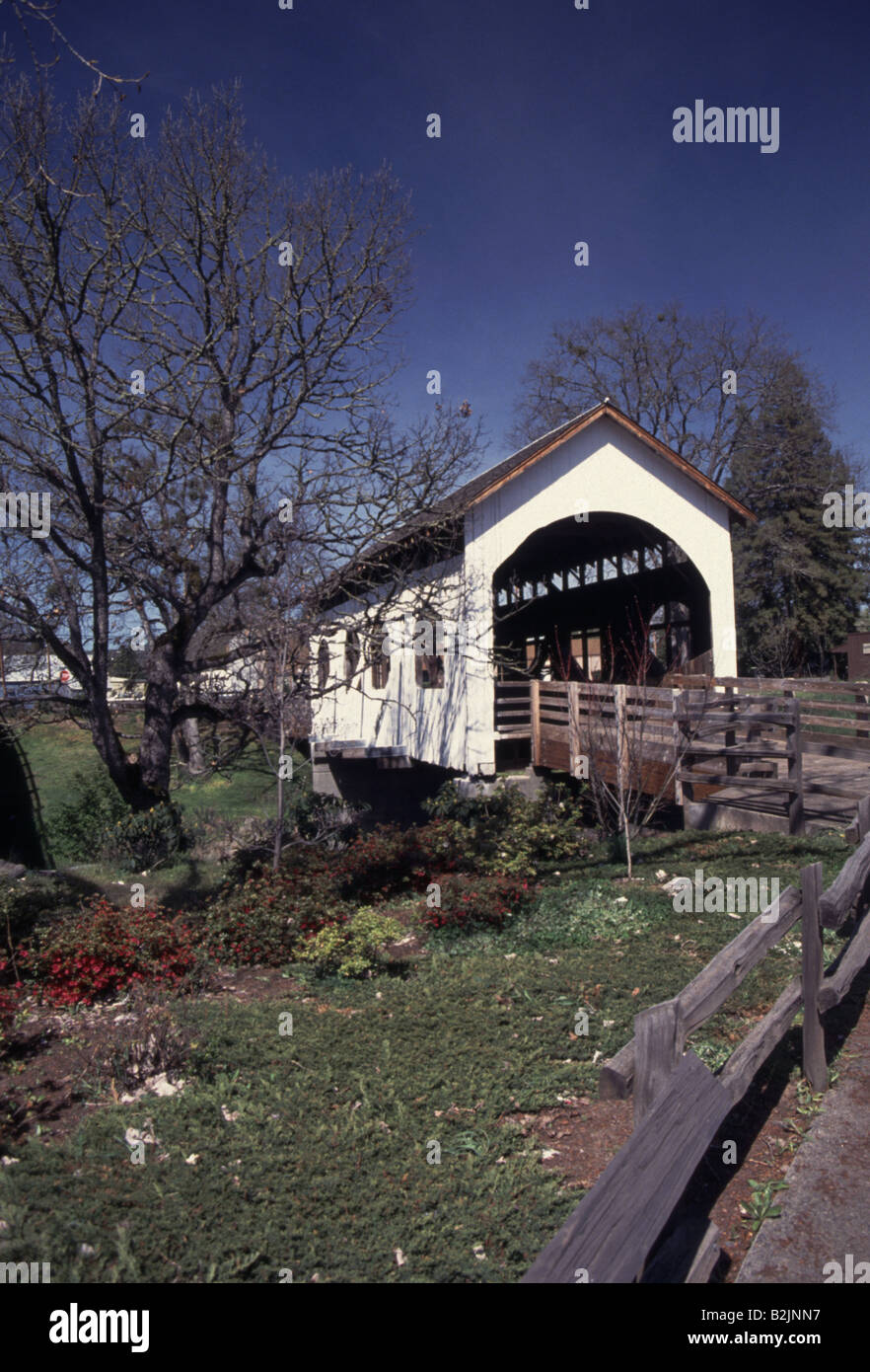 Pont couvert d'Antelope Creek Petit Butte Creek Oregon Eagle Point Banque D'Images