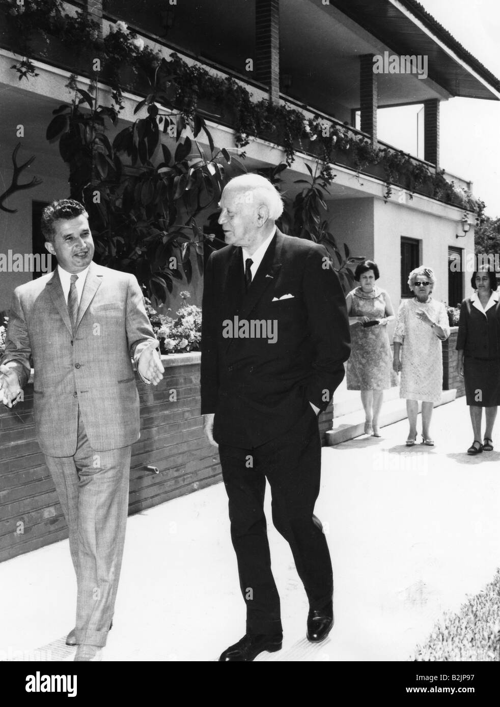 Ceausescu, Nicolae, 26.1.1918 - 25.12.1989, politicien roumain (PCR), président 22.3.1965 - 22.12.1989, avec Henri Coanda, Snagov, décembre 1967, Banque D'Images