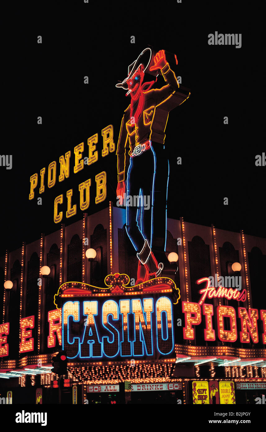 Club Pioneer cowboy néon Glitter Gulch, signe à Las Vegas, Nevada. USA. Banque D'Images