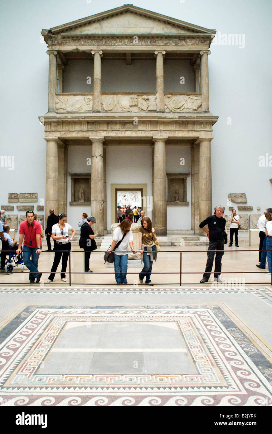 L'intérieur de la porte de Temple célèbre Musée Pergamon de Berlin Allemagne Banque D'Images