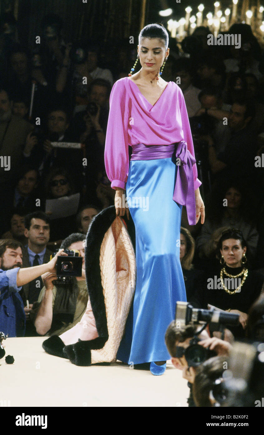 Mode, défilé de mode, Haute Couture, Paris, Yves Saint Laurent, collection estivale 1990, Banque D'Images