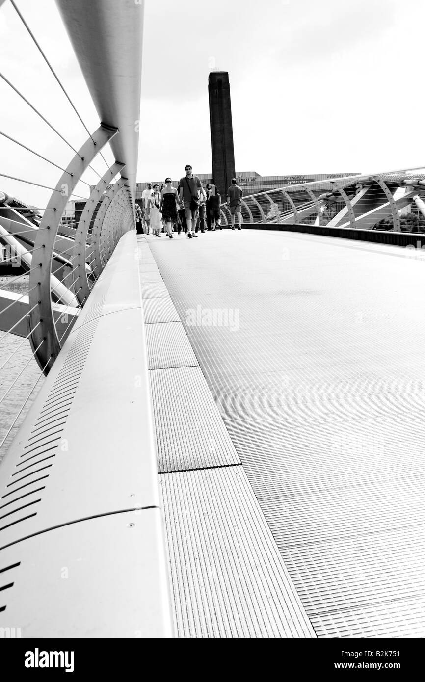 Millennium Bridge, Londres, Angleterre Banque D'Images