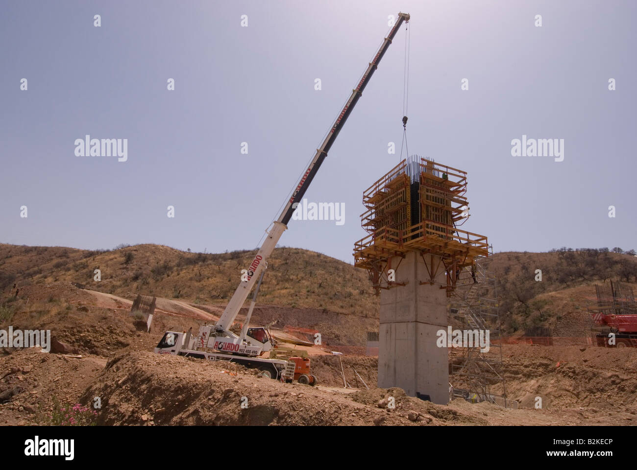 La construction de la nouvelle autoroute AP 46 près de Colmenar, Andalousie, Espagne Banque D'Images