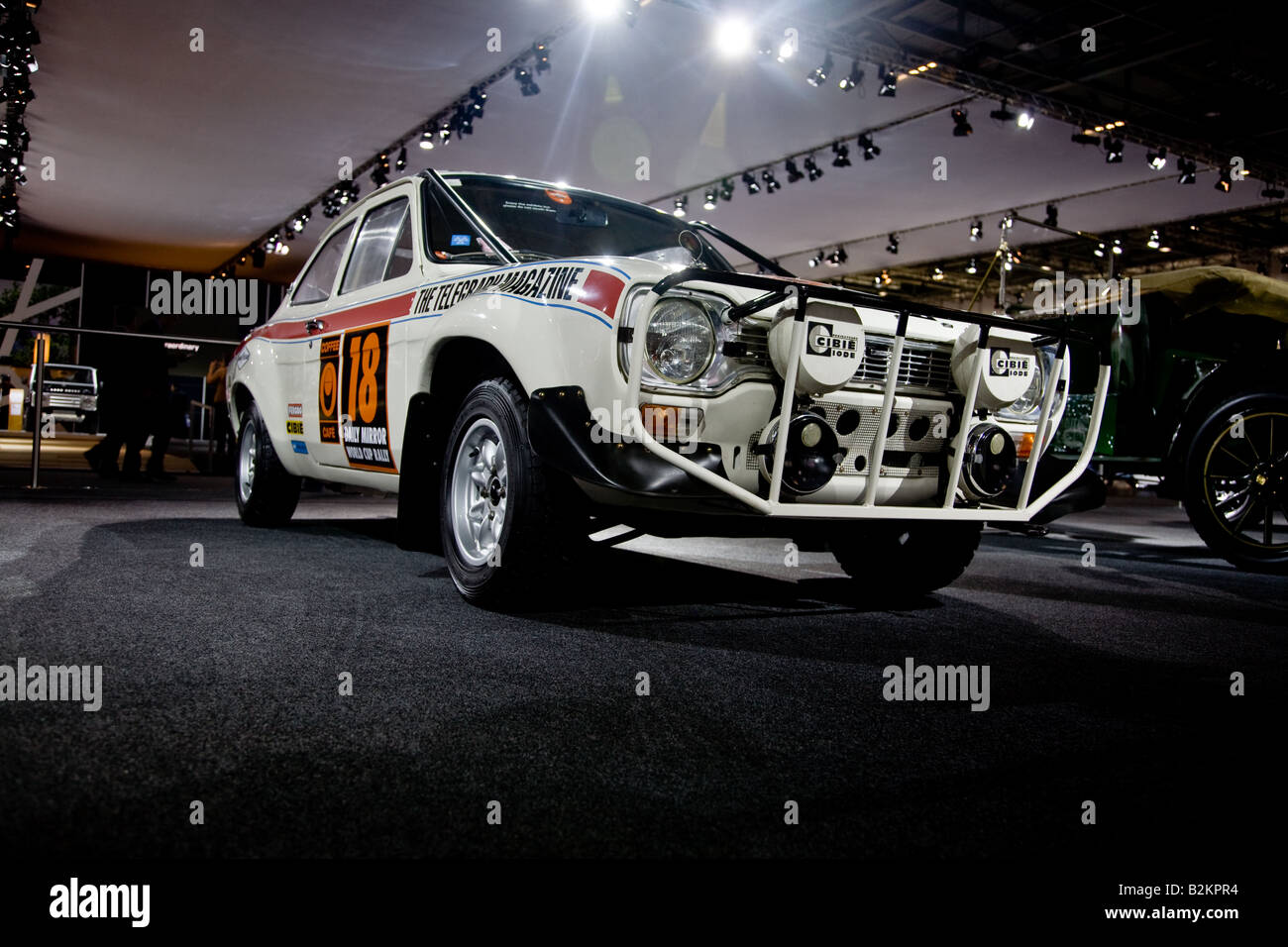 Les Ford Escort mk une voiture rallye en blanc à la London Motorshow Banque D'Images