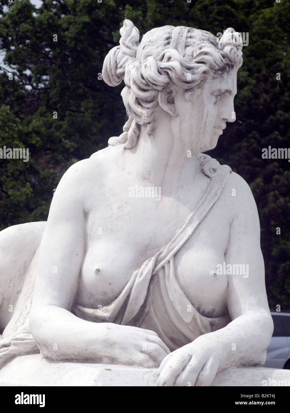 Une statue dans les jardins du Palais Schönbrunn, près de Vienne, Autriche Banque D'Images
