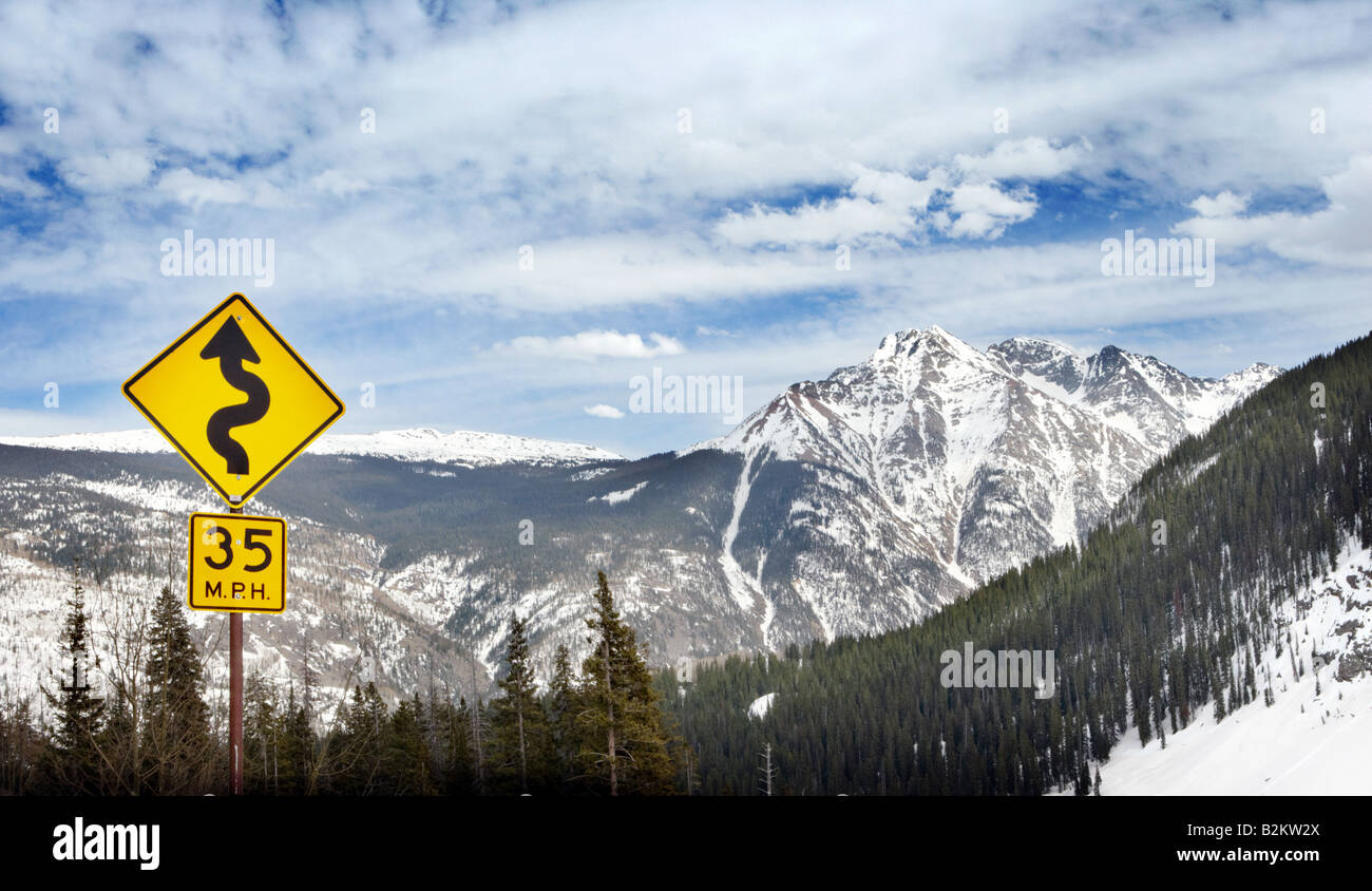 Panneau d'avertissement sur l'autoroute 550 San Juan Skyway près de Silverton Colorado USA Banque D'Images
