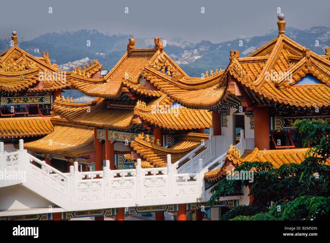 Détail du toit du temple bouddhiste chinois en Malaisie Banque D'Images