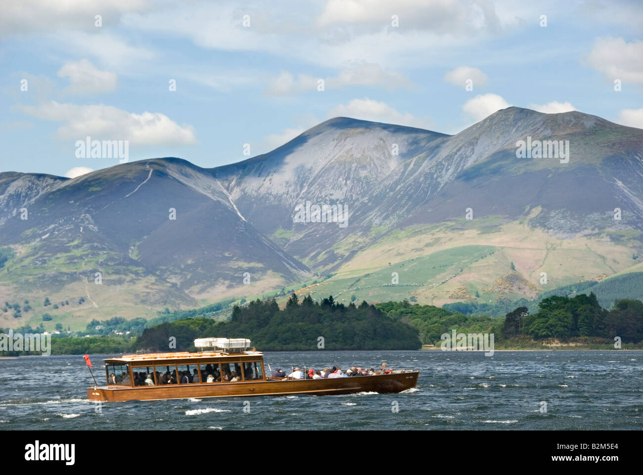 Traversier pour passagers sur le lac Derwent Water, Parc National de Lake District, Cumbria, England, UK Banque D'Images