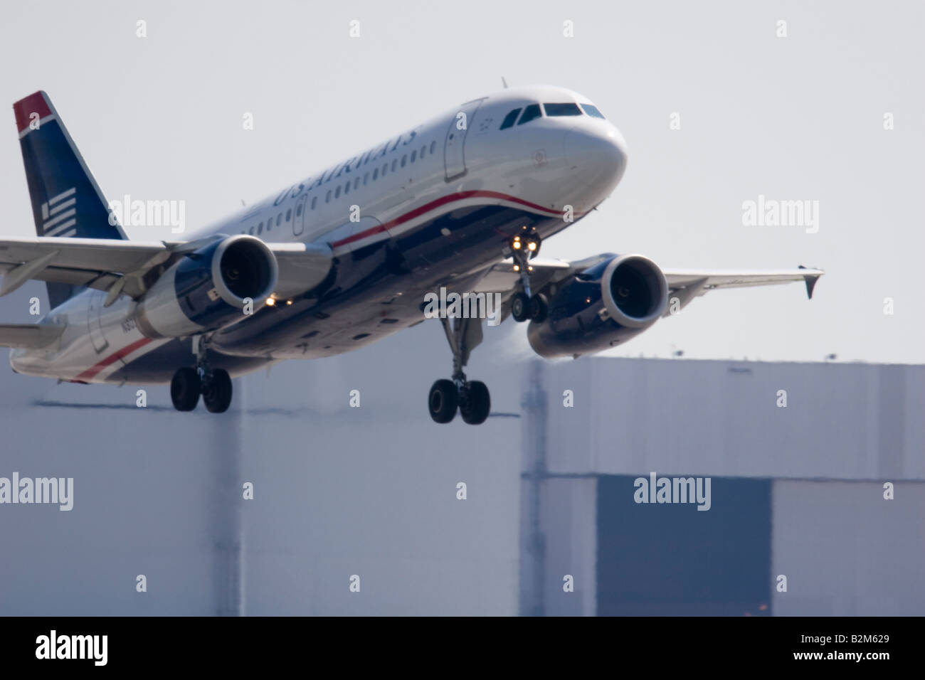 US Airways avion au décollage de l'aéroport Banque D'Images
