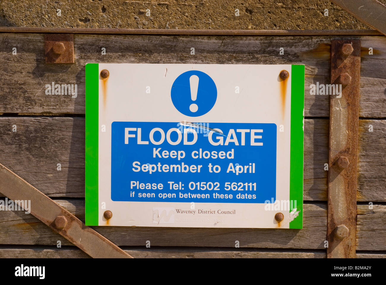 La porte d'inondation inondation porte à ouverture de la plage de Southwold Banque D'Images