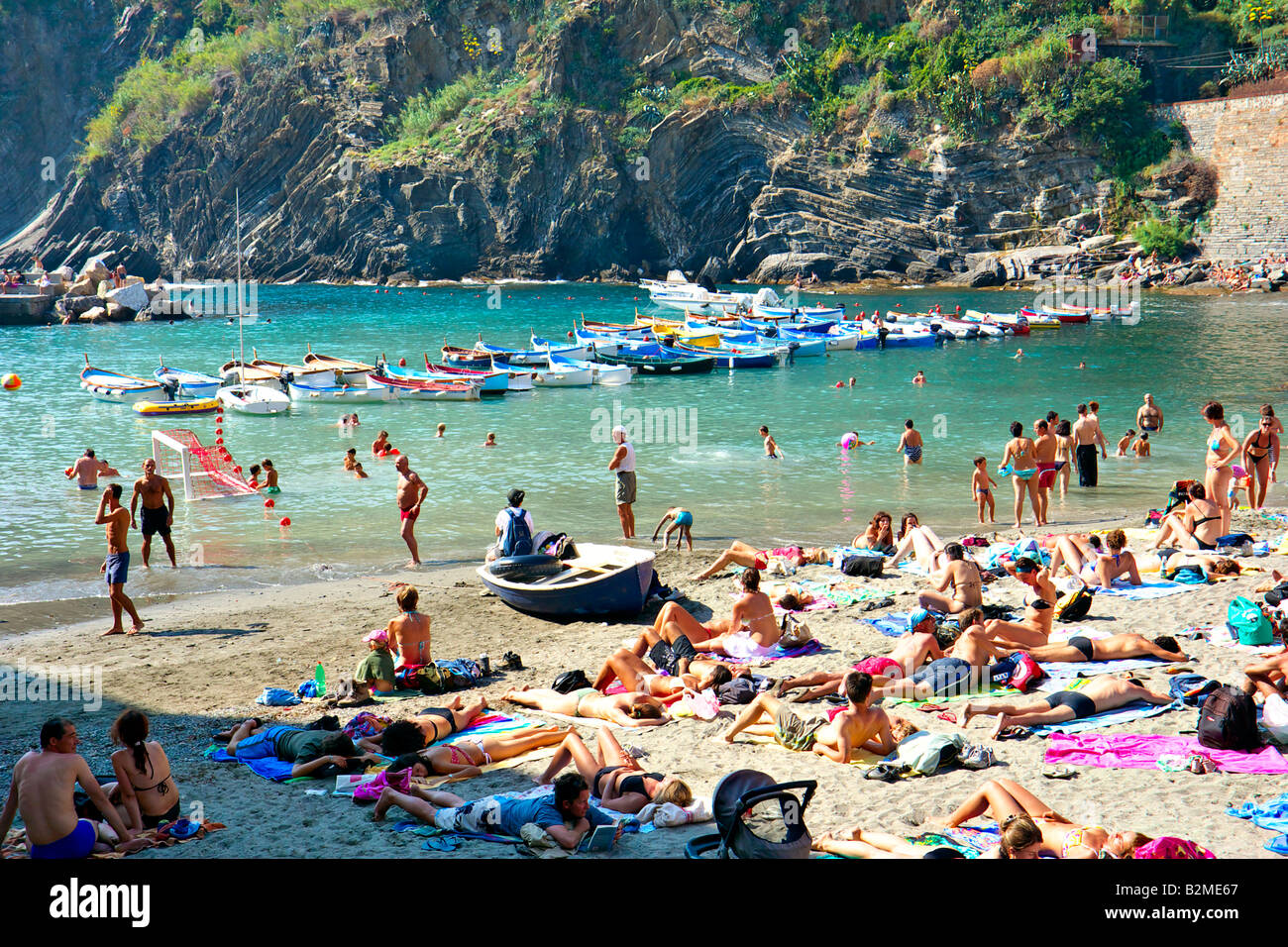 Village de Vernazza, Liturgia, Italie. Au sein d'un groupe de cinq villages côtiers à proximité aussi célèbre que la région des Cinque Terre. Banque D'Images